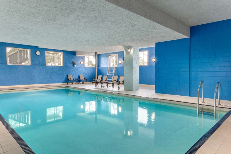 Days Inn by Wyndham Victoria Uptown photo 12
