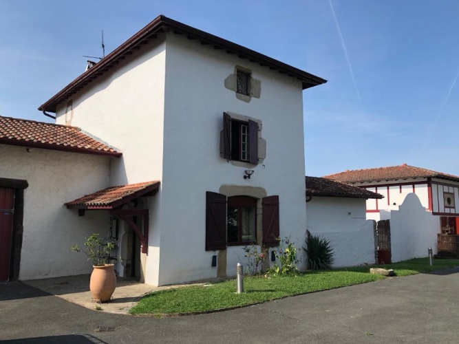 4 Bedrooms Double Cottage