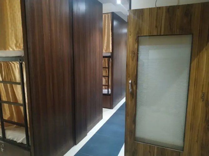 Almas Dormitory Andheri Station
