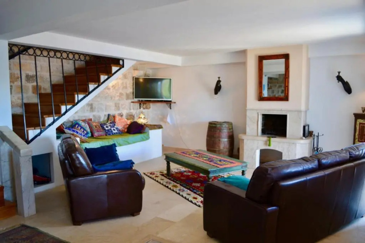 Restored 350 year old Villa, stunning views, idyllic location, large pool