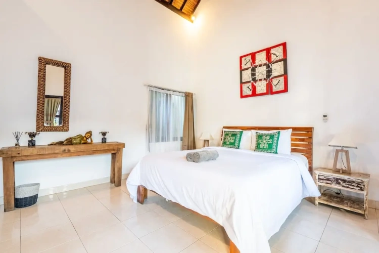 4 Bedrooms Villa