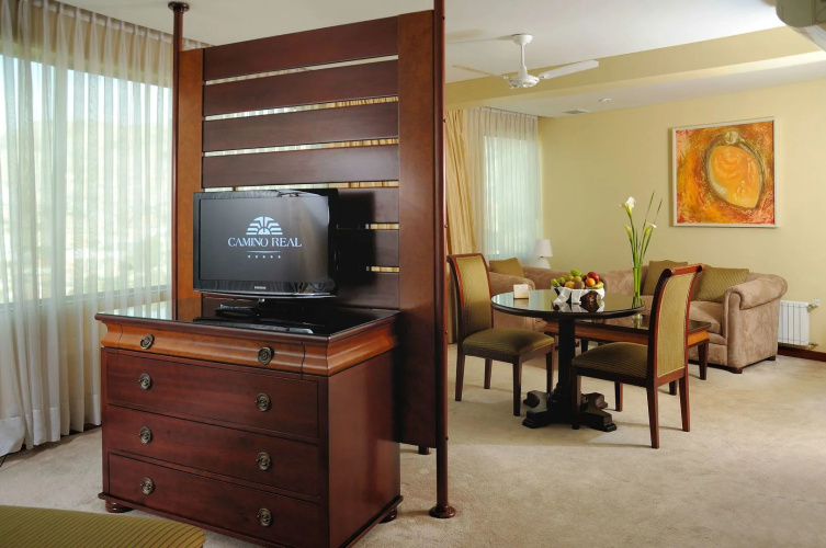 Suites Camino Real