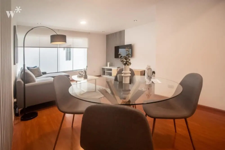 w Sleek 2BR in Miraflores
