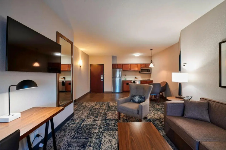 Clarion Hotel & Conference Ctr