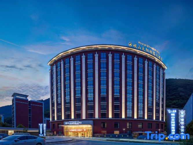 Minshan Sun Tribe Hotel