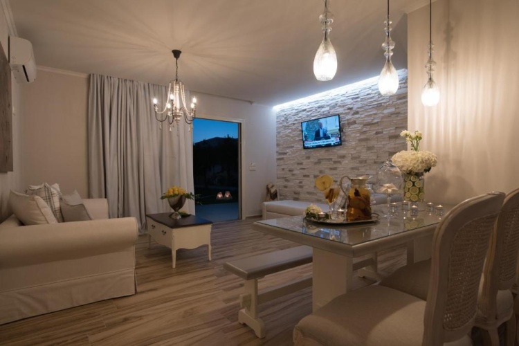 2 Bedrooms Luxury Apartment