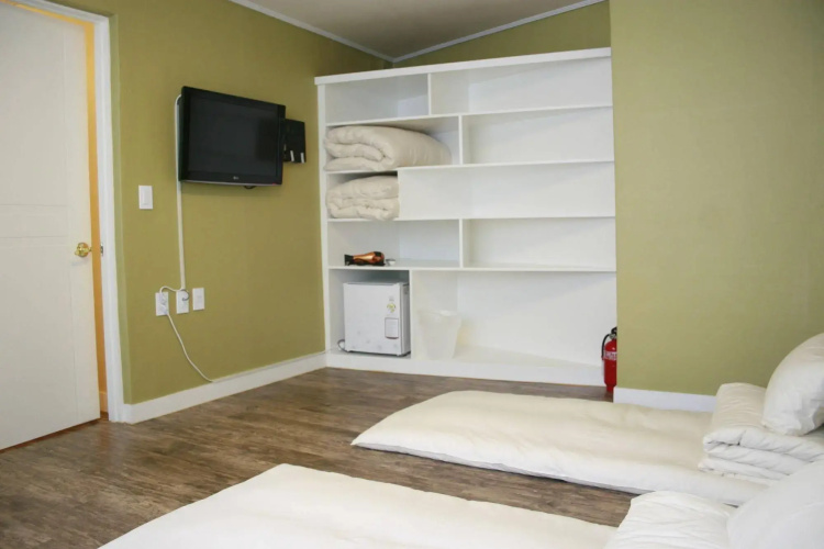 Crib 49 Guesthouse Seoul