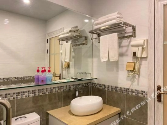 Lucky 8 Hotel