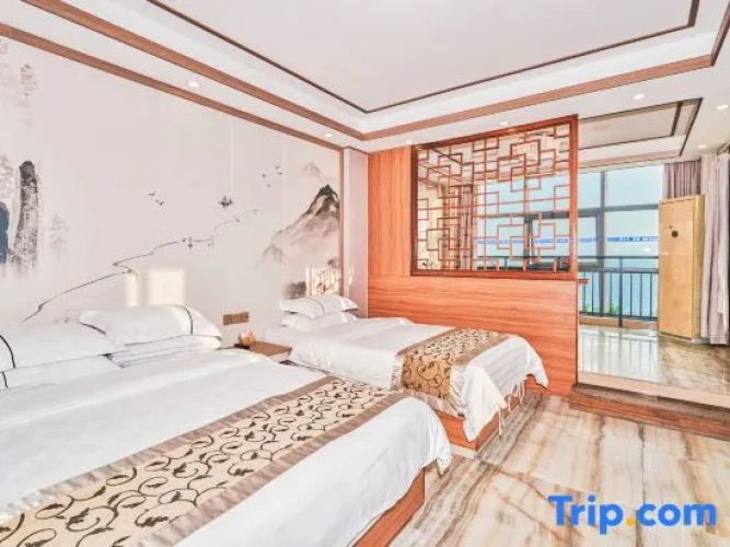 2 Bedrooms Grand Family Suite with sea view