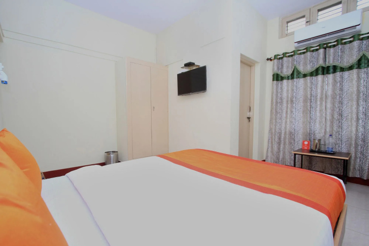 MSR Comforts by OYO Rooms