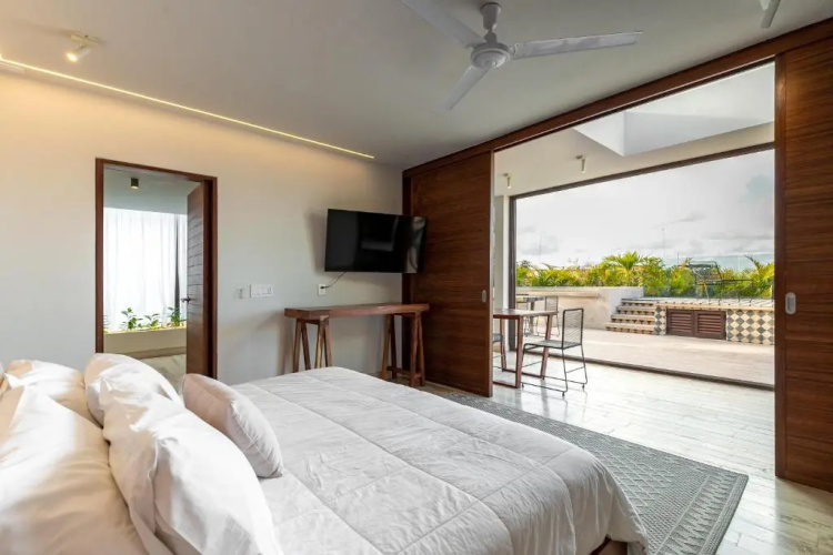 407 Stunning penthouse apartment for 2