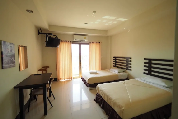 Standard Twin room with balcony