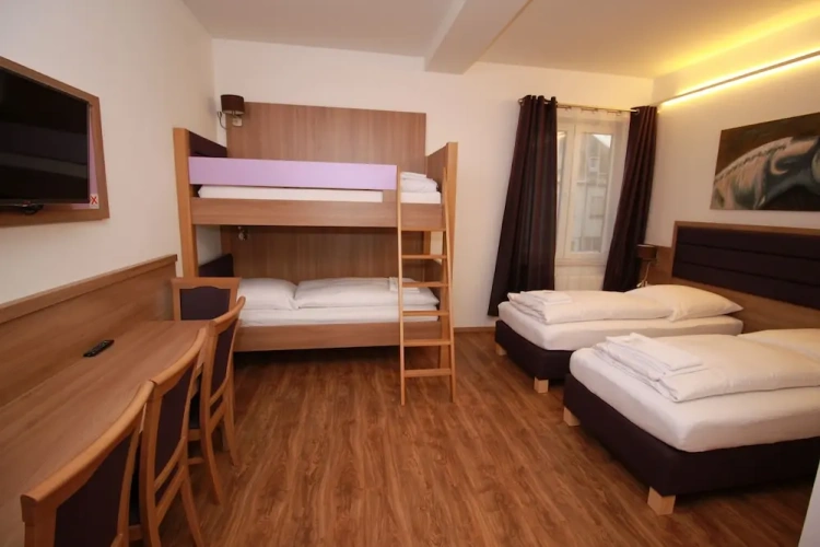 Standard Quadruple room