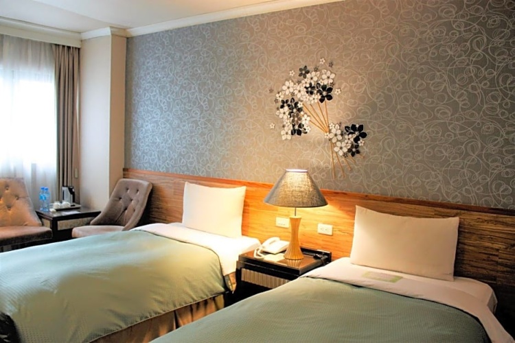 Superior Twin room with city view