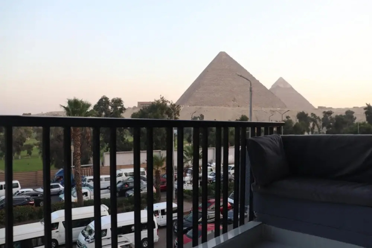Elite Pyramids Inn
