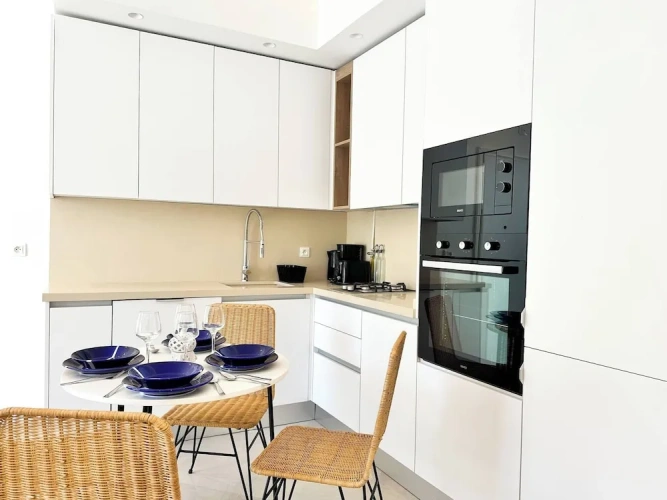 2 Bedrooms Apartment