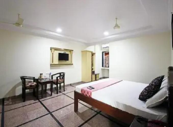 Hotel Adithya Central