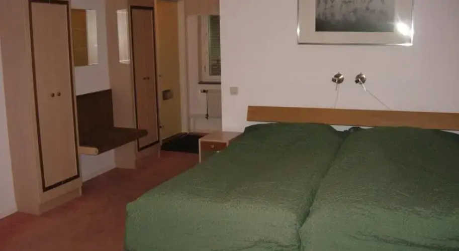 Ödeshögs Hotell & Vandrarhem HB