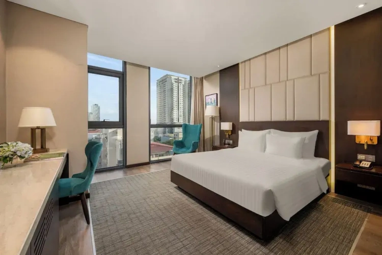 Deluxe Double room with city view