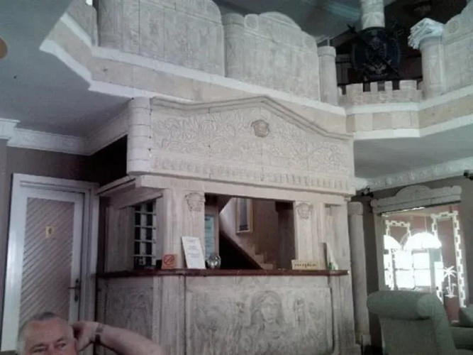Domino Palace Hotel