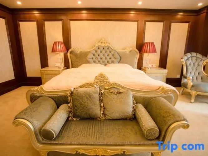 Presidential Duplex Suite