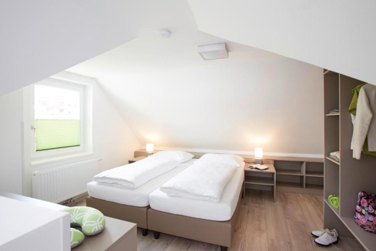 2 Bedrooms Apartment