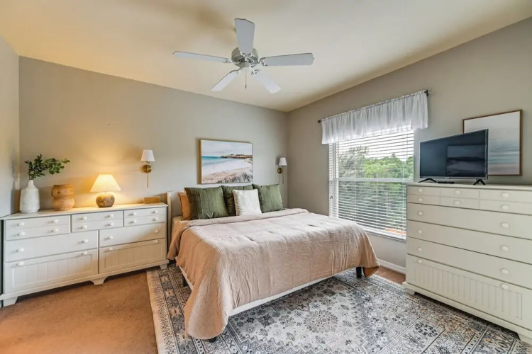 Naples Condo 10 Mi to Beach: Pool & Hot Tub Access