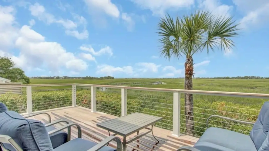 4 Bedrooms Cottage with balcony