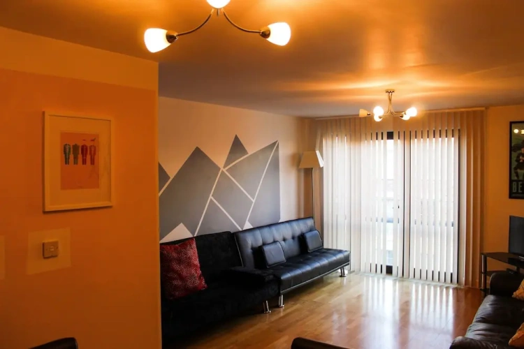 2 Bedrooms Apartment