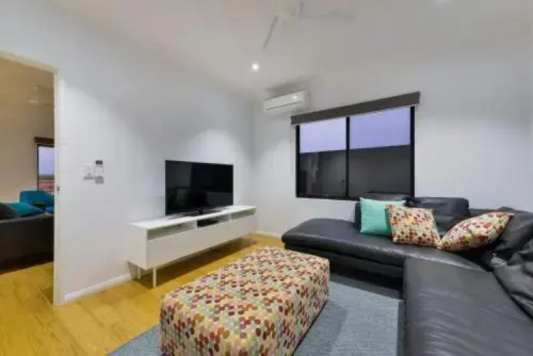8 Kestrel Place