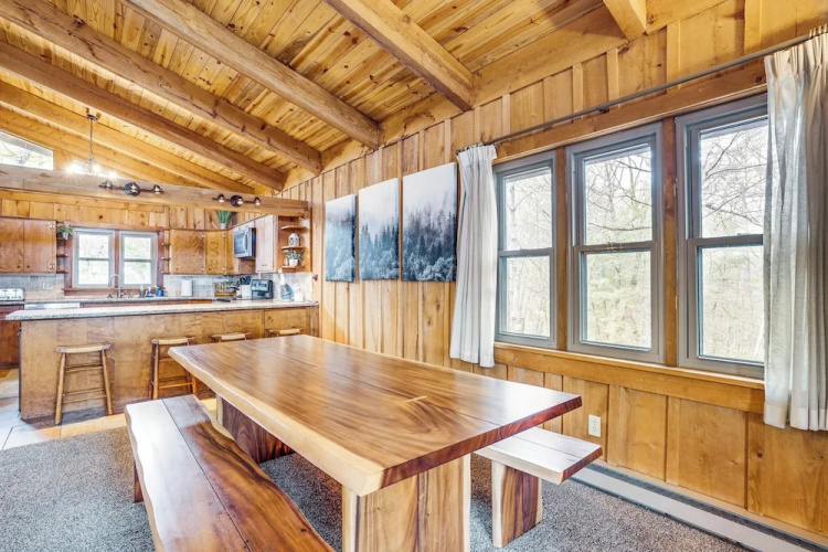 Treehouse-style Cabin, 1 Mi to Massanutten Resort