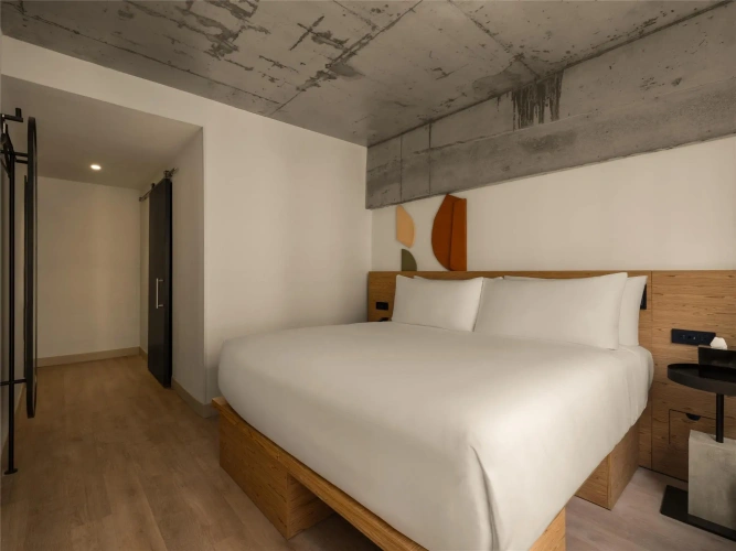 2 Bedrooms Standard Double room with city view