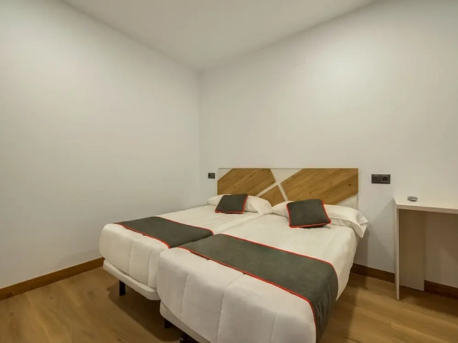 Standard Twin room with balcony