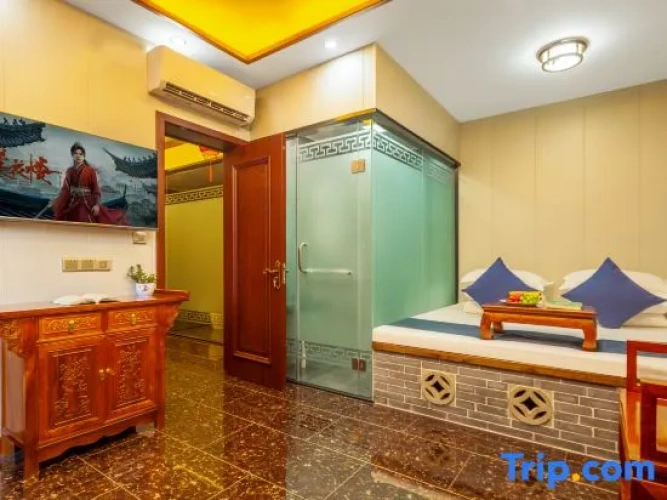 2 Bedrooms Suite