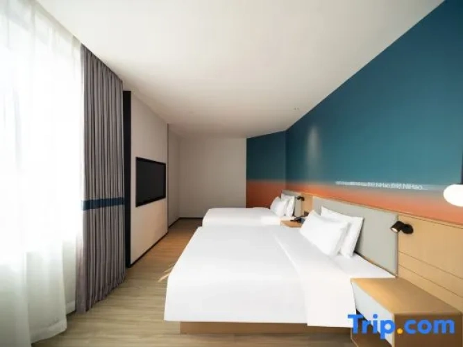 Standard Double room with street view
