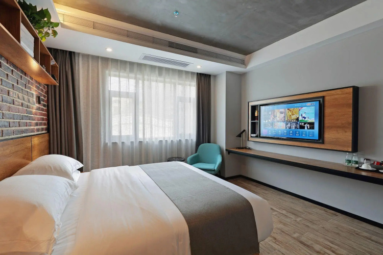 Light Isle Hotel