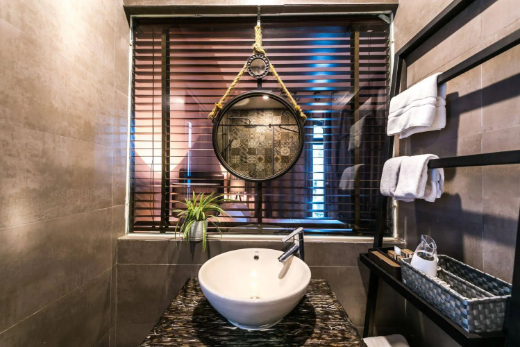 Oliving Residence