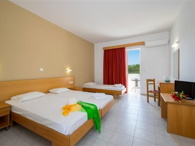 Standard Double room with land view