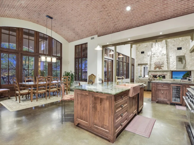Brandon House #143476 - 5 Br Estate