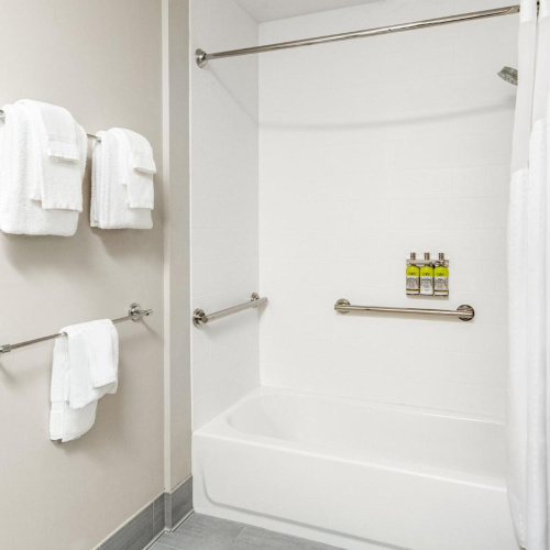 Holiday Inn Express & Suites Sanford photo 11