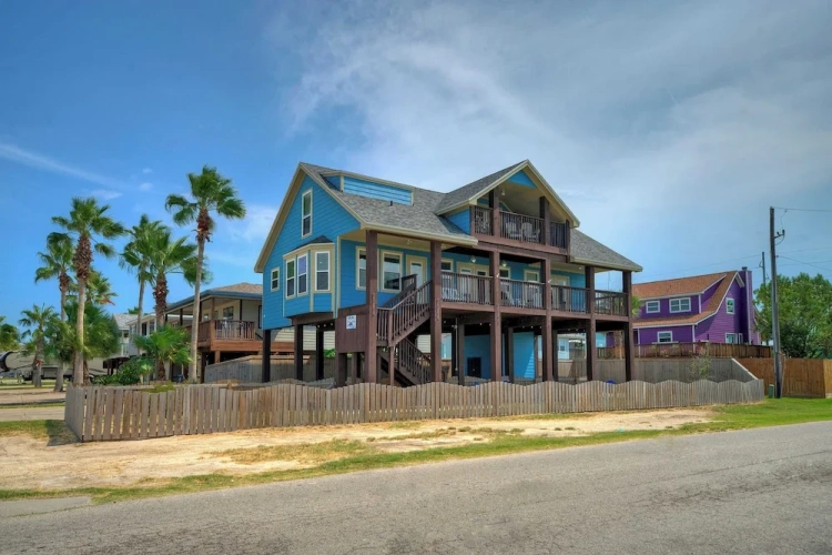 4 Bedrooms Cottage