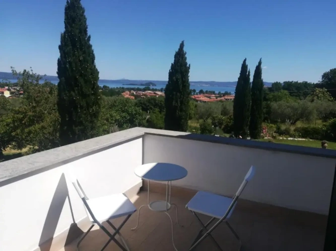 Standard Family room with garden view