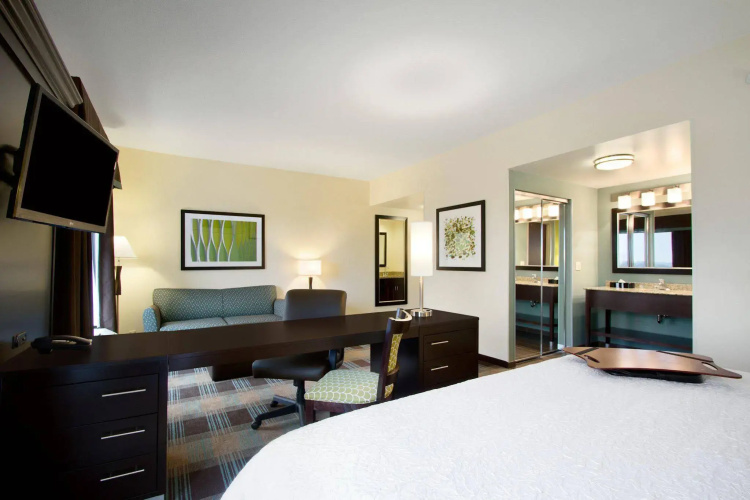 Hampton Inn & Suites York South