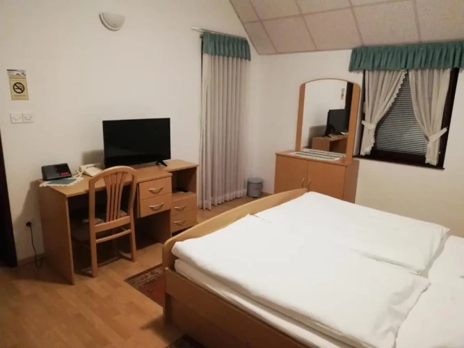 Standard Triple room with balcony