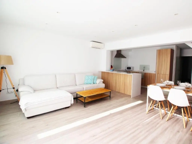 2 Bedrooms Apartment