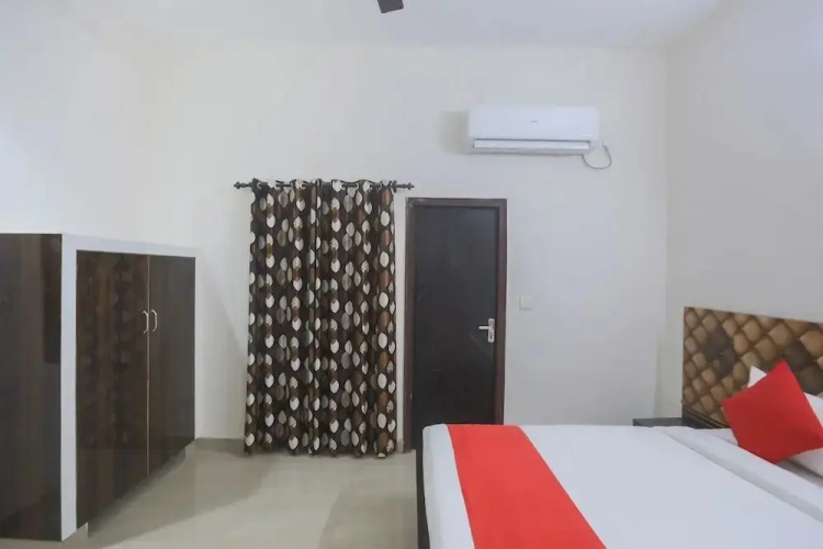 Vp Homes by OYO Rooms