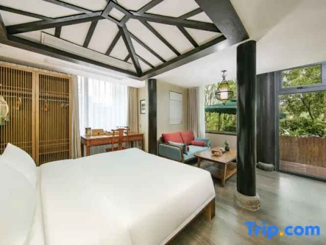 Standard Double room with lake view