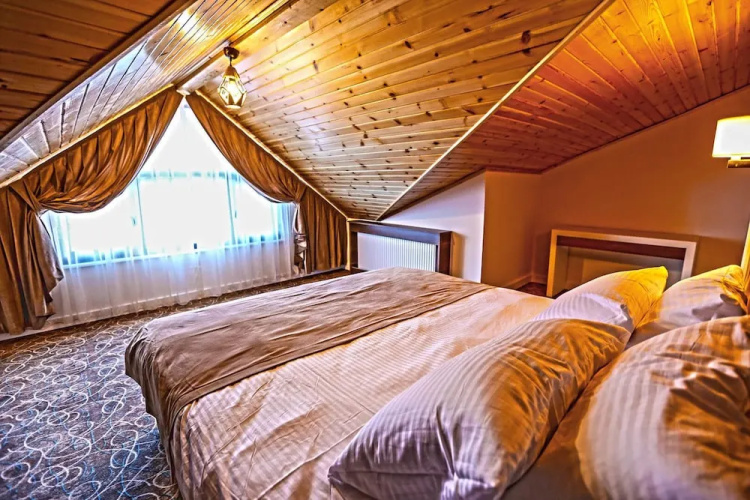 Lagoon Palace Hotel