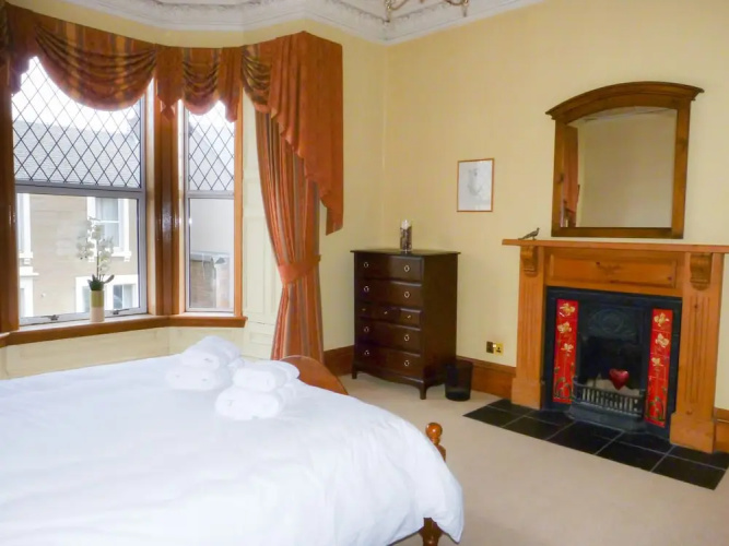 10 Princes Street