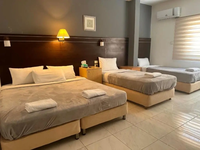 Standard Triple room